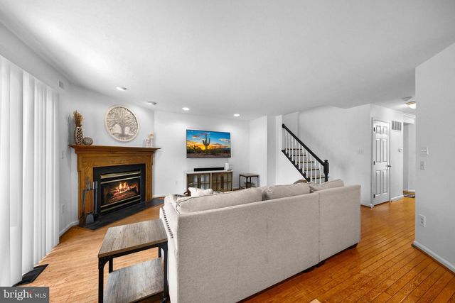 71 PALMER DR, Moorestown, NJ 08057