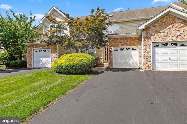 71 PALMER DR, Moorestown, NJ 08057
