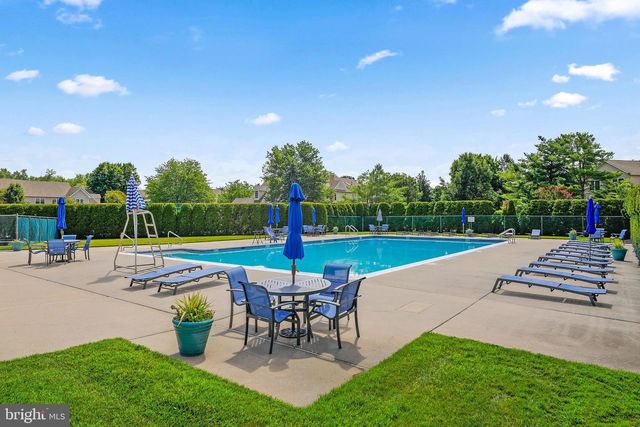 71 PALMER DR, Moorestown, NJ 08057