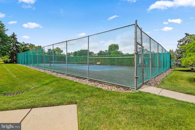 71 PALMER DR, Moorestown, NJ 08057