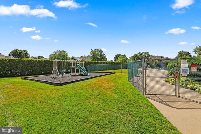 71 PALMER DR, Moorestown, NJ 08057