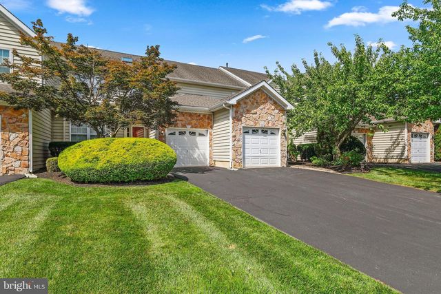 71 PALMER DR, Moorestown, NJ 08057