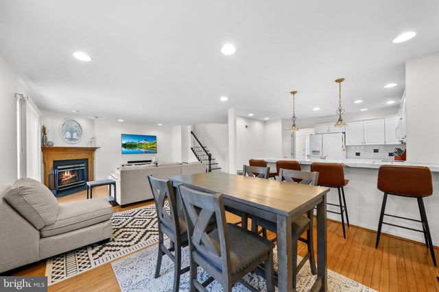 71 PALMER DR, Moorestown, NJ 08057
