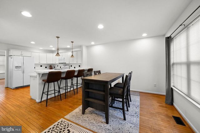 71 PALMER DR, Moorestown, NJ 08057