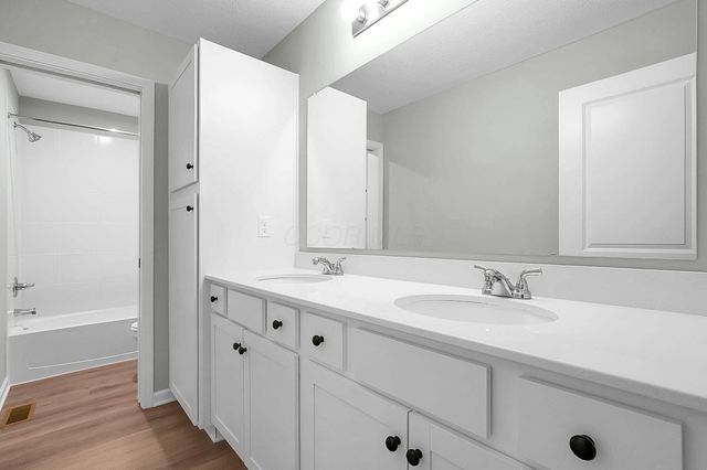 56 Chambers Bay Road, Commercial Point, OH 43116