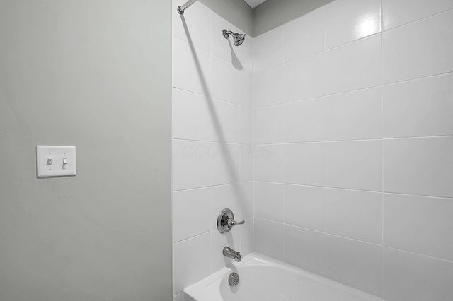 56 Chambers Bay Road, Commercial Point, OH 43116