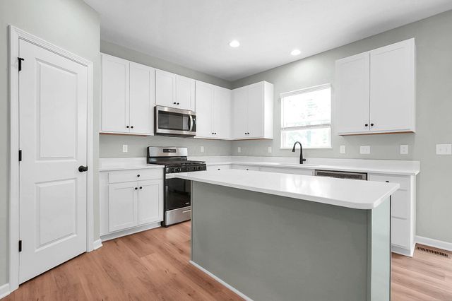 56 Chambers Bay Road, Commercial Point, OH 43116