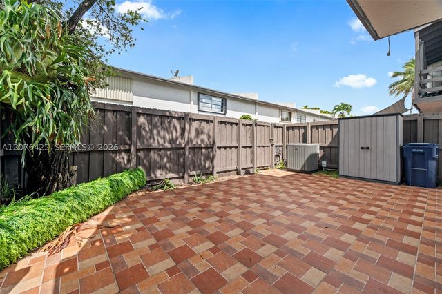 7140 SW 111th Ct -, Miami, FL 33173