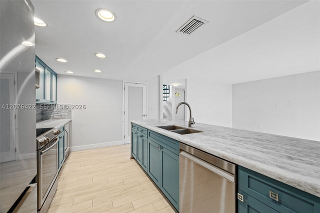 7140 SW 111th Ct -, Miami, FL 33173