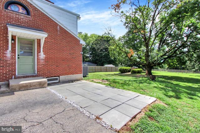 2166 RIDGEWOOD RD, York, PA 17406