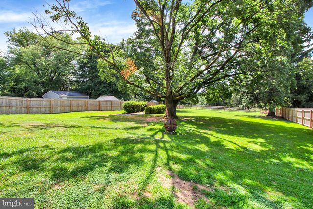 2166 RIDGEWOOD RD, York, PA 17406