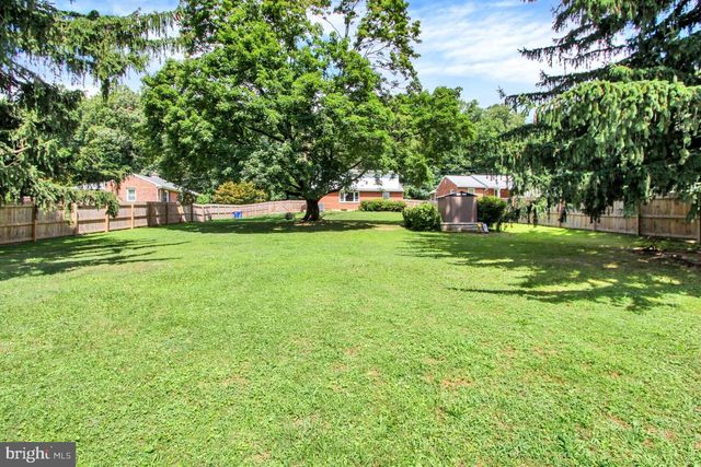 2166 RIDGEWOOD RD, York, PA 17406