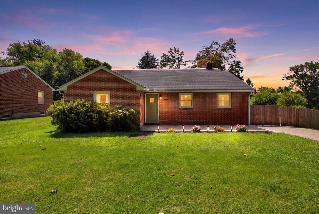 2166 RIDGEWOOD RD, York, PA 17406