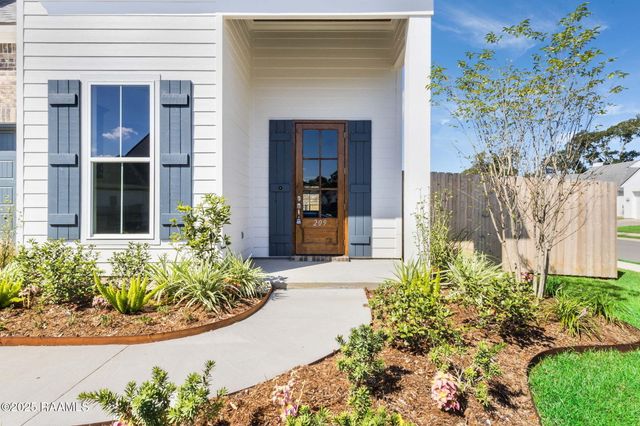 209 Prague Avenue, Youngsville, LA 70592