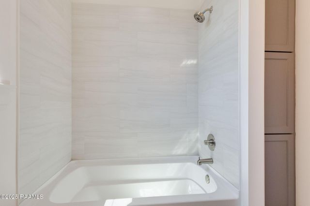 209 Prague Avenue, Youngsville, LA 70592