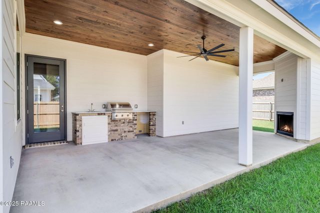 209 Prague Avenue, Youngsville, LA 70592