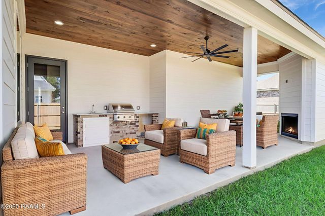 209 Prague Avenue, Youngsville, LA 70592