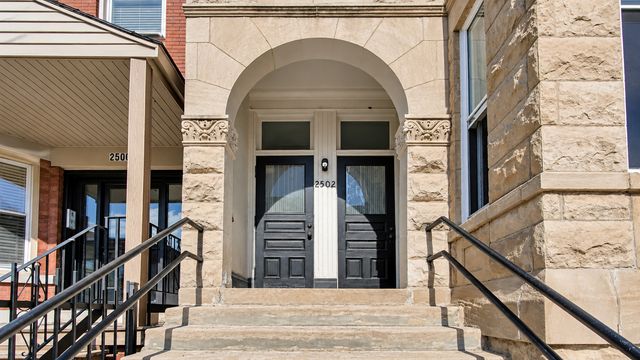 2502 W Augusta Boulevard 3, Chicago, IL 60622