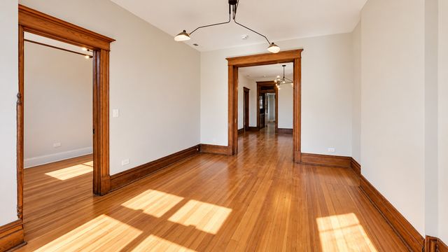 2502 W Augusta Boulevard 3, Chicago, IL 60622
