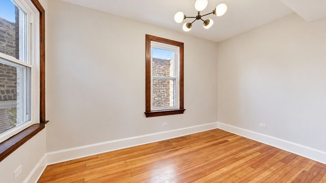 2502 W Augusta Boulevard 3, Chicago, IL 60622