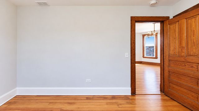 2502 W Augusta Boulevard 3, Chicago, IL 60622