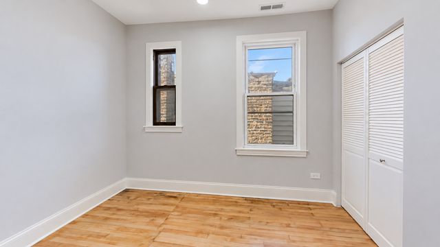 2502 W Augusta Boulevard 3, Chicago, IL 60622