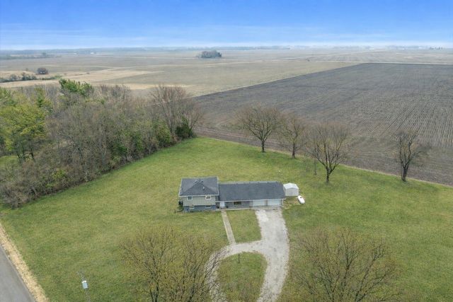 15795 E 2550 North Road, Hudson, IL 61748