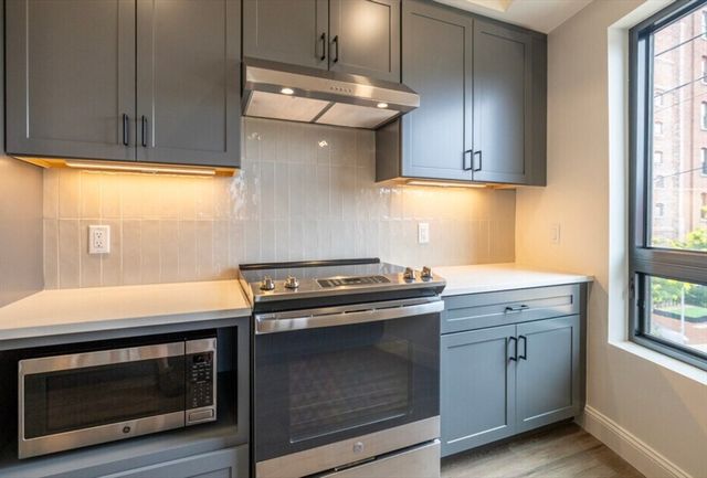 215 Canal St. 3, Lawrence, MA 01840