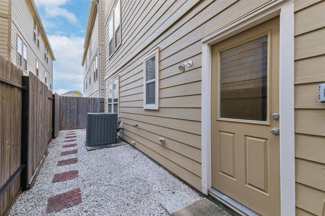 3324 Masters Point Drive, Houston, TX 77091