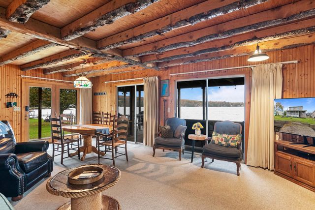32 Dewing Road, Franklin, VT 05457