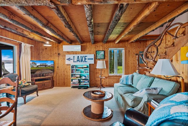 32 Dewing Road, Franklin, VT 05457