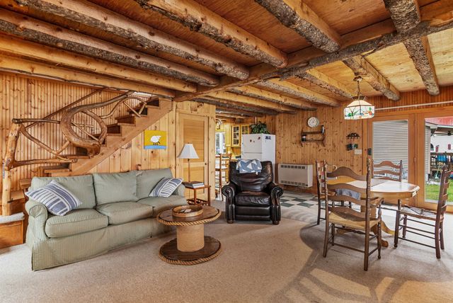 32 Dewing Road, Franklin, VT 05457