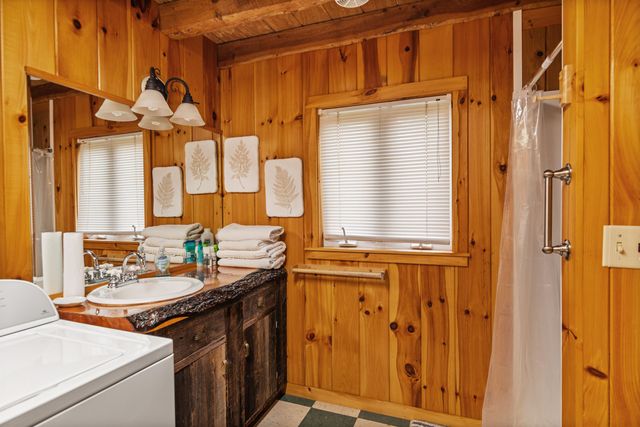 32 Dewing Road, Franklin, VT 05457