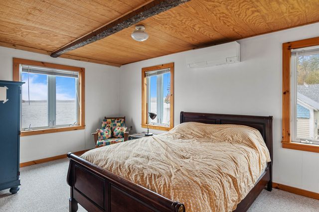 32 Dewing Road, Franklin, VT 05457
