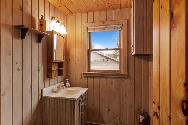 32 Dewing Road, Franklin, VT 05457