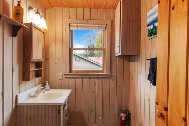 32 Dewing Road, Franklin, VT 05457