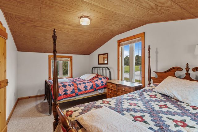 32 Dewing Road, Franklin, VT 05457