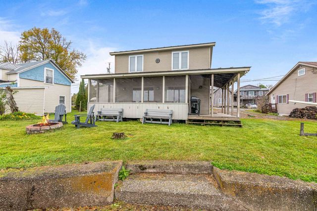 32 Dewing Road, Franklin, VT 05457