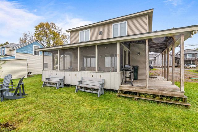 32 Dewing Road, Franklin, VT 05457