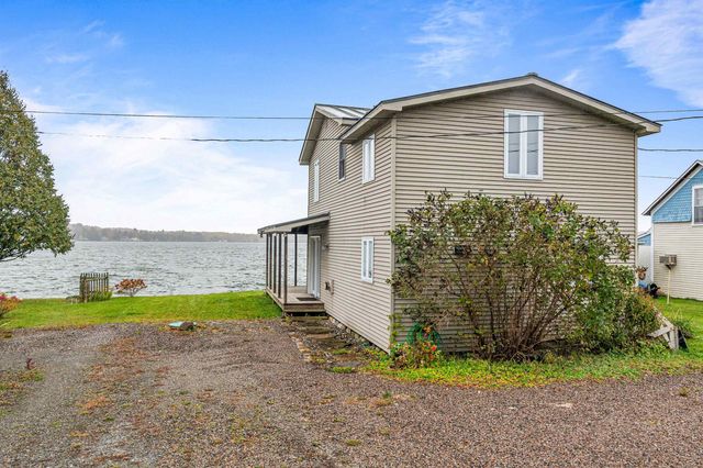 32 Dewing Road, Franklin, VT 05457