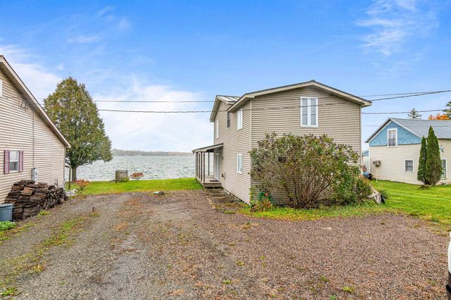32 Dewing Road, Franklin, VT 05457