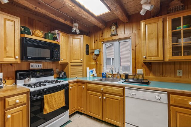 32 Dewing Road, Franklin, VT 05457
