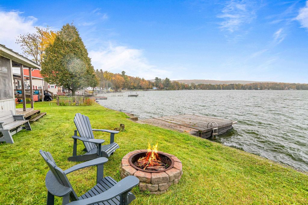 32 Dewing Road, Franklin, VT 05457
