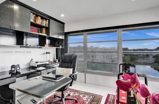 4706 NW 36th St 605, Lauderdale Lakes, FL 33319