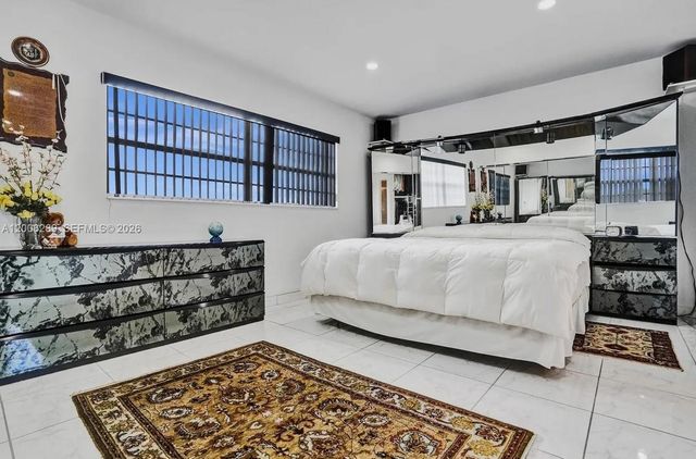 4706 NW 36th St 605, Lauderdale Lakes, FL 33319