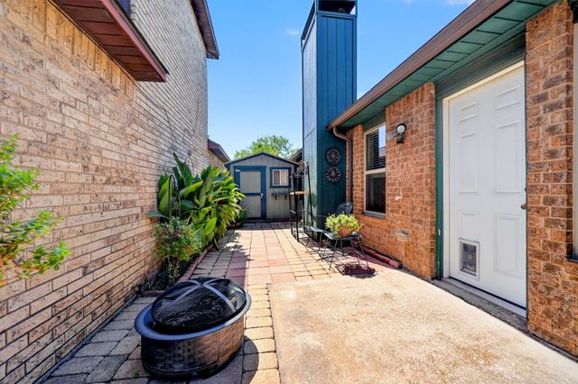 240 Dewey Court, Irving, TX 75060