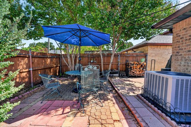240 Dewey Court, Irving, TX 75060