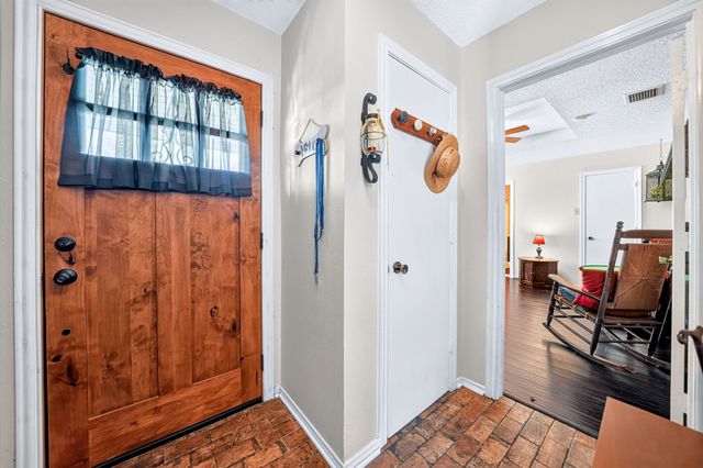 240 Dewey Court, Irving, TX 75060