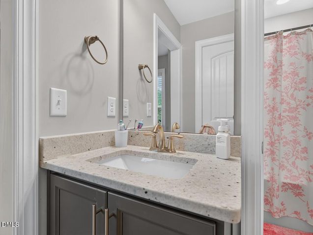 8320 Running Fern Way, Willow Springs, NC 27592
