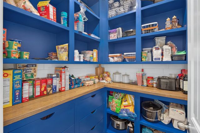 8320 Running Fern Way, Willow Springs, NC 27592